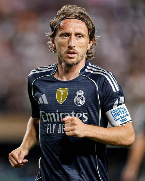 新赛季开门红！商竣程两盘横扫过关，轻松跻身香港站16强