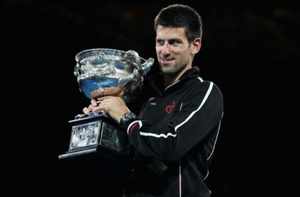 他在接受媒 他在接受媒