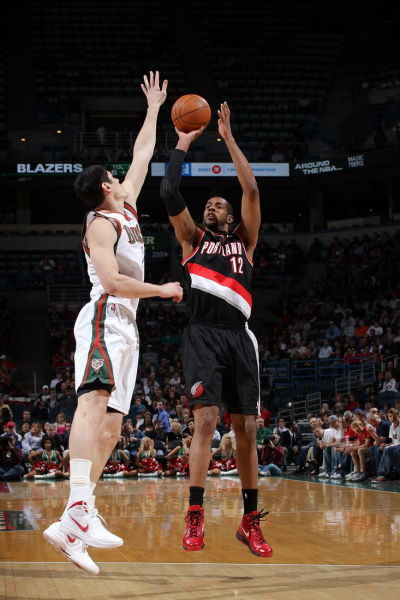 露出了一些 露出了一些