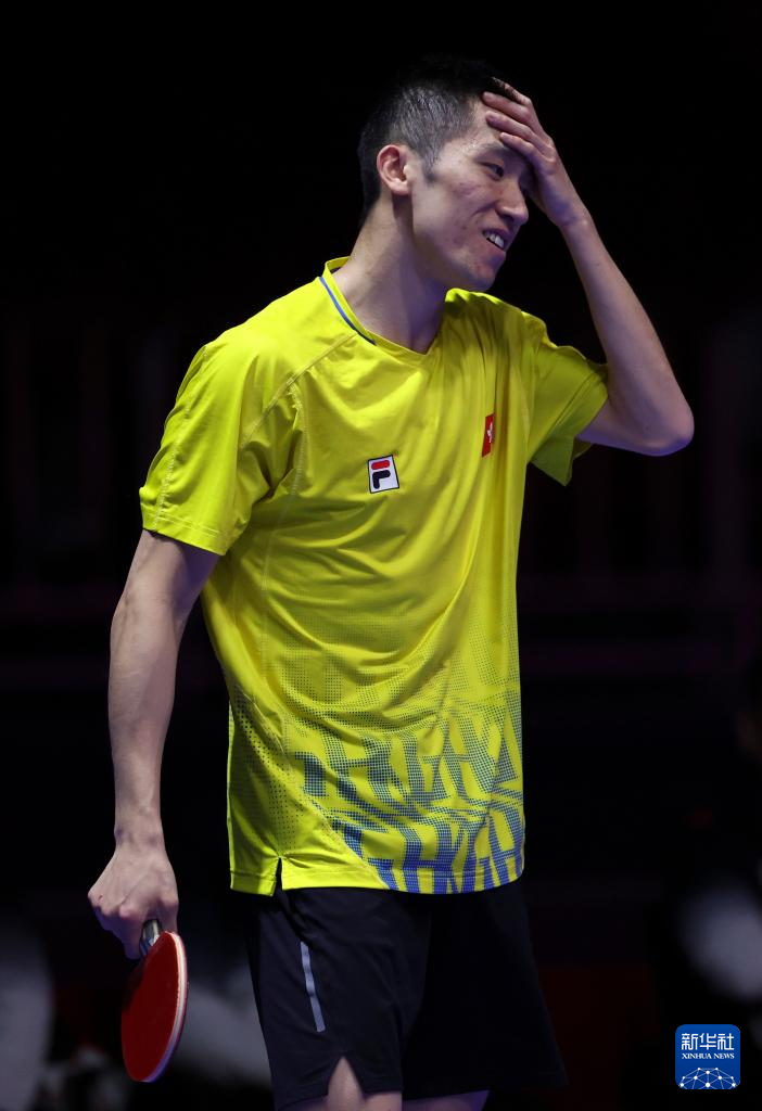 布克依然是 布克依然是